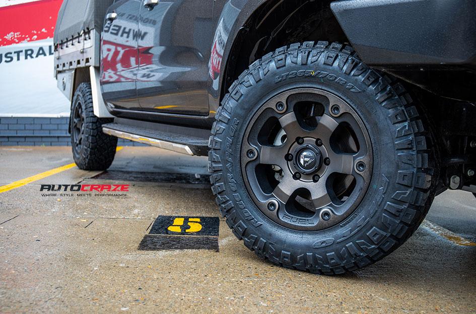 FORD RANGER BEAST BLACK MACHINED WITH DARK TINT